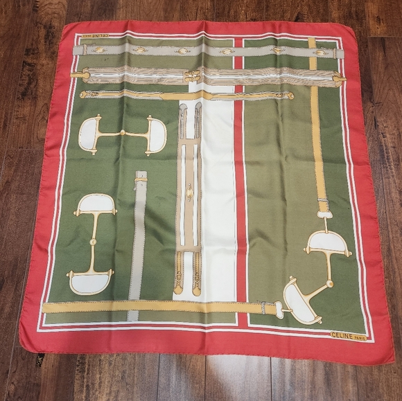 CELINE SCARF AND FONDATION LOUIS VUITTON TOTE BAG 2 ITEMS - Picture 9 of 14